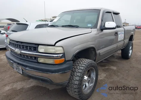 2002 Chevrolet Silverado 1500 Ls z USA, uszkodzony, nr VIN 2GCEC19W221178347